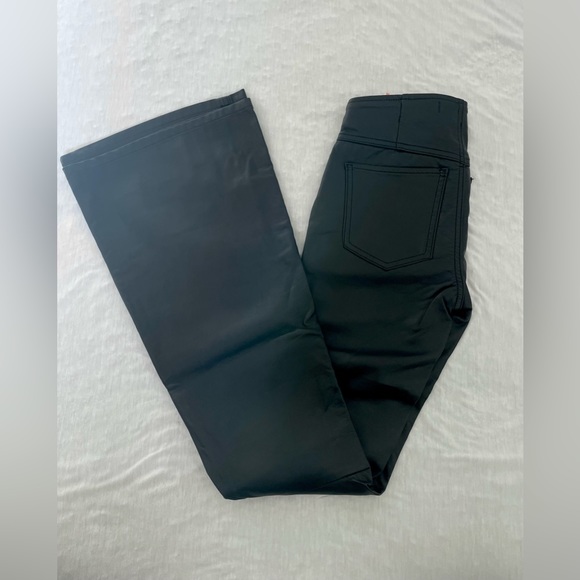 NWT Free People Black Penny Pull on Vegan Leather Flare Pants Size 24 - Picture 5 of 11